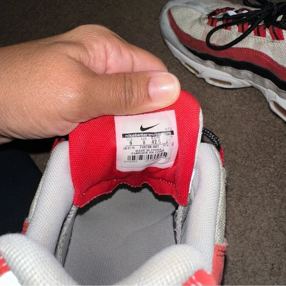 Nike White and Red Sneakers with Black Details